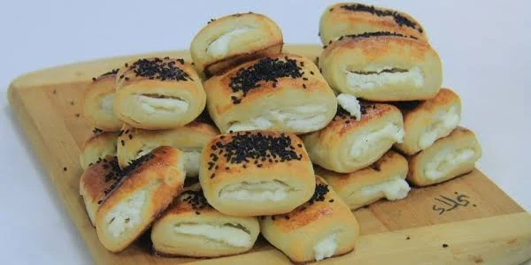 منين بالجبنة